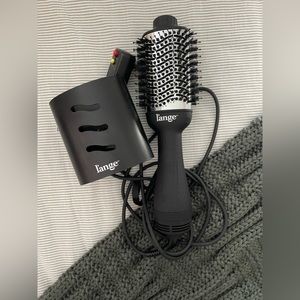 L’ange Le Volume brush dryer